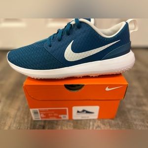 Nike Youth/Girls golf sneakers 6Y